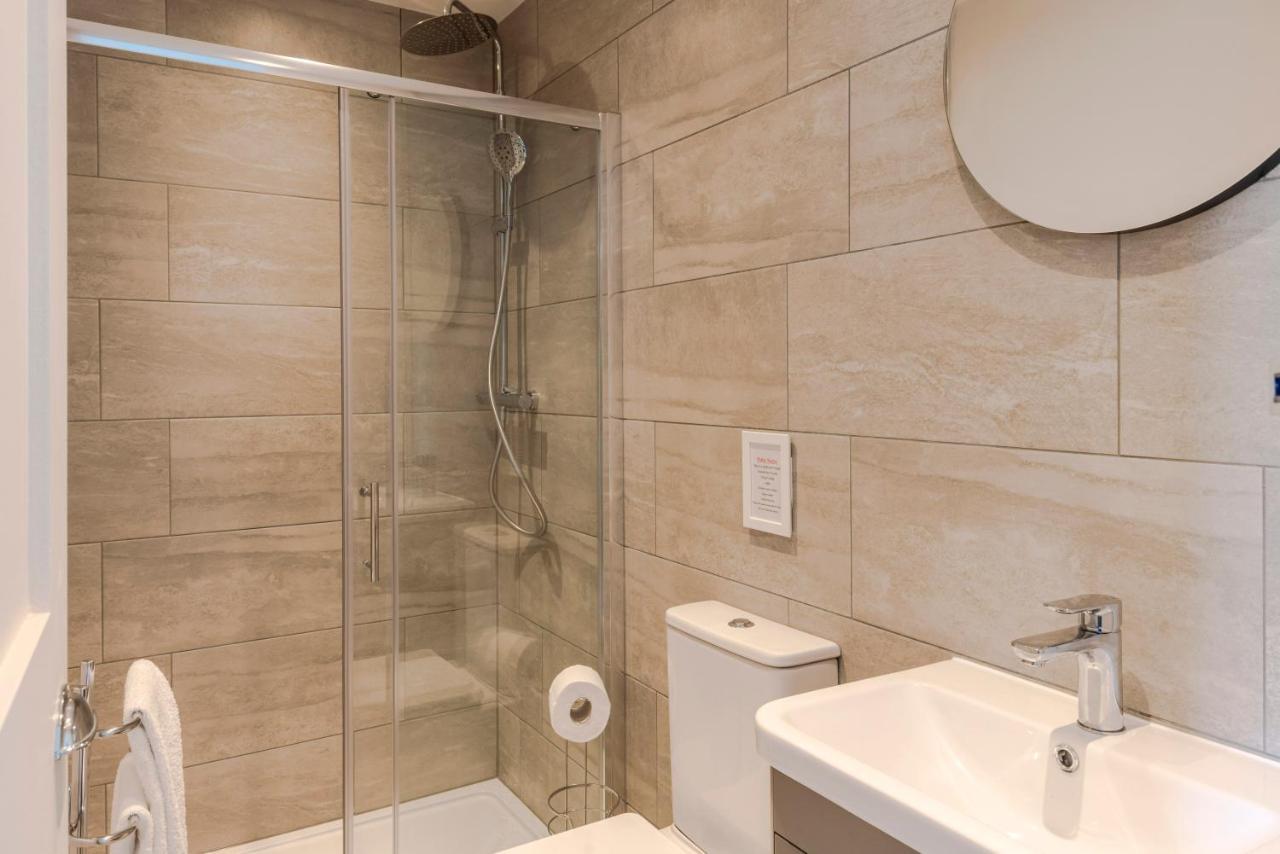 4 Berkeley Square I Your Apartment Бристоль Екстер'єр фото