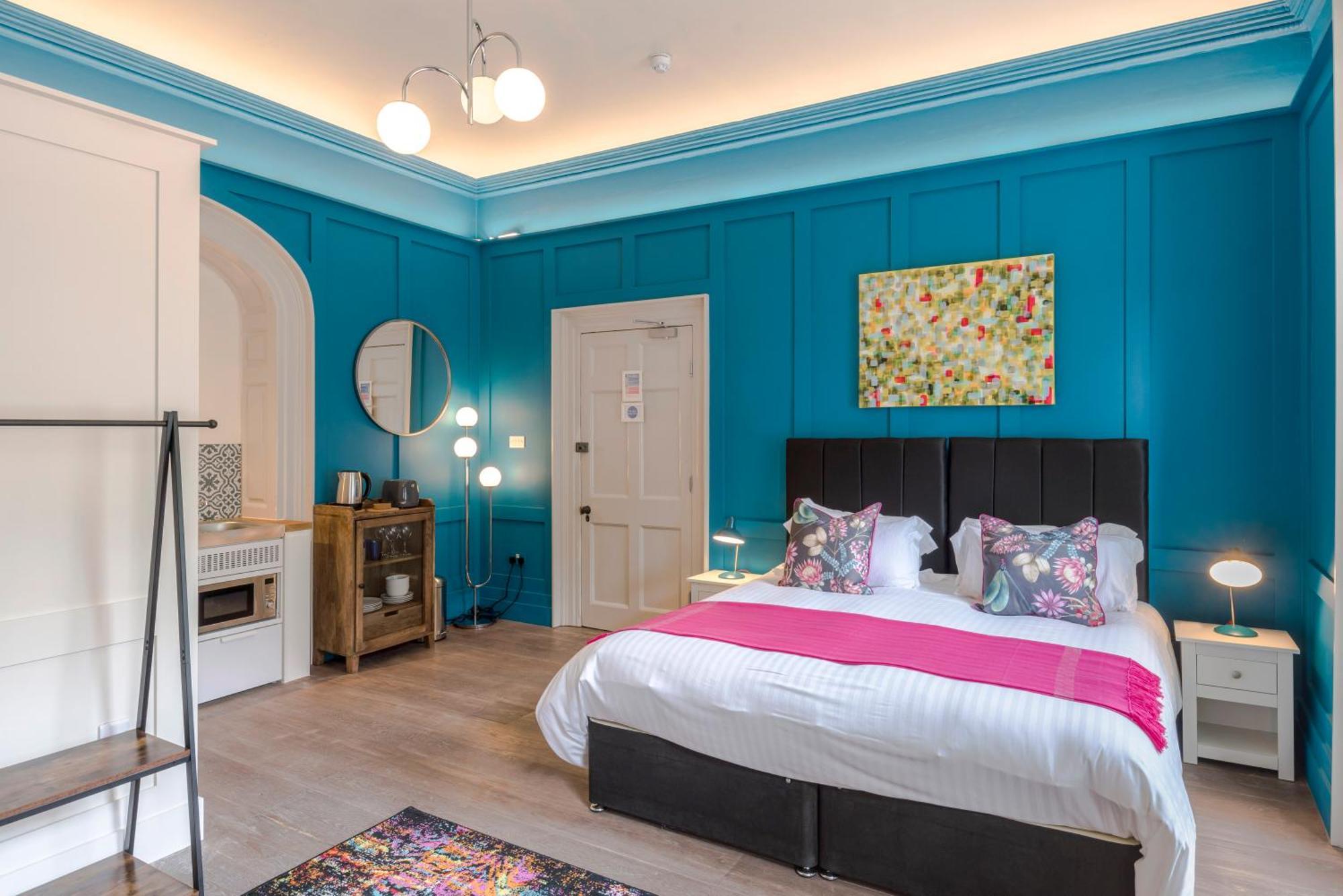 4 Berkeley Square I Your Apartment Бристоль Екстер'єр фото
