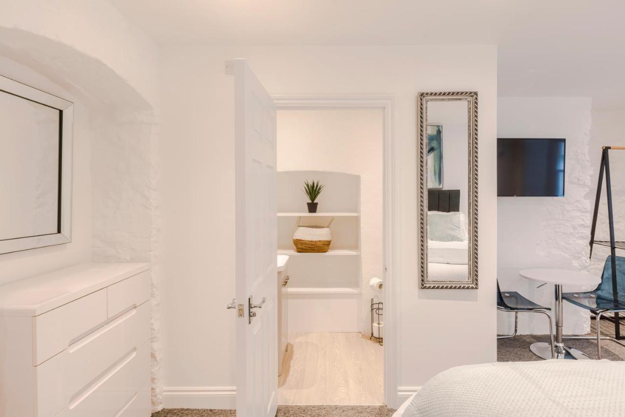 4 Berkeley Square I Your Apartment Бристоль Екстер'єр фото